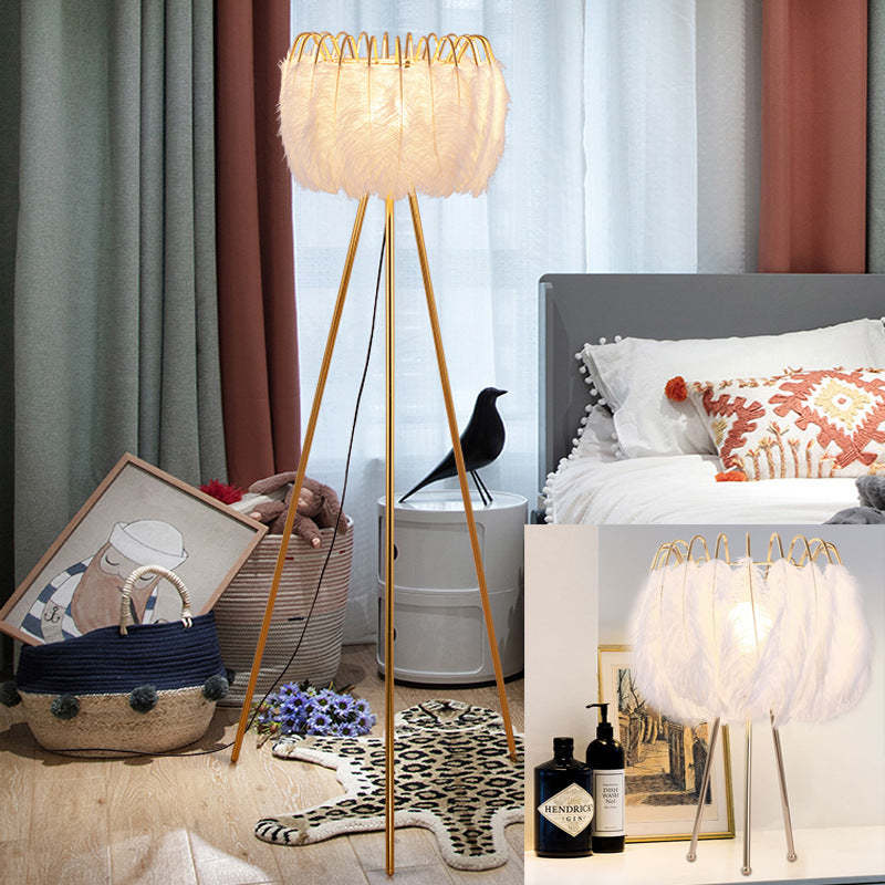 Lampada da terra bianca elegante piumata - Clowasit.com