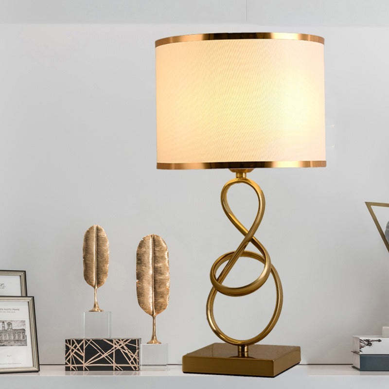 Lampada da tavolo oro elegante forma cilindrica - Clowasit.com