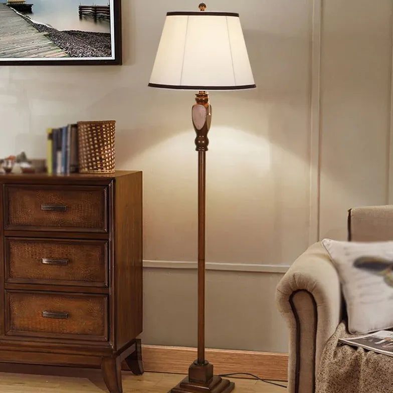 Lampade per soggiorno da terra Design Conico - clowasit.com