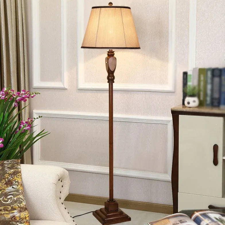 Lampade per soggiorno da terra Design Conico - clowasit.com