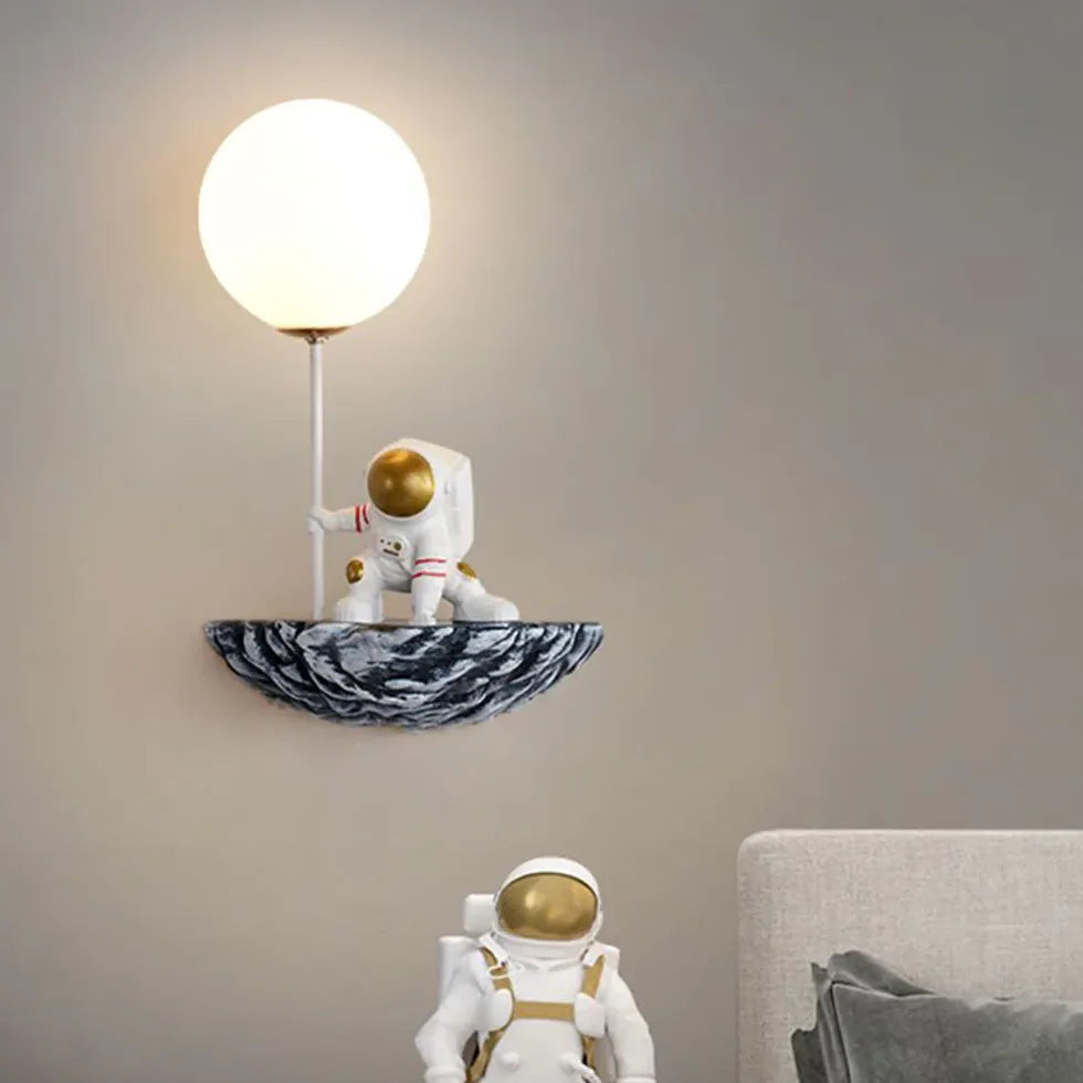 Applique da parete cameretta Astronauta sulla luna - clowasit.com