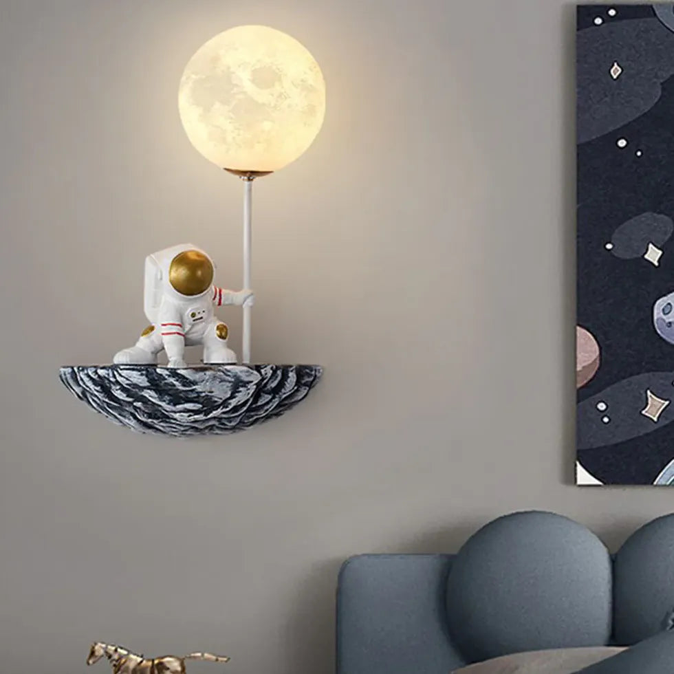 Applique da parete cameretta Astronauta sulla luna - clowasit.com
