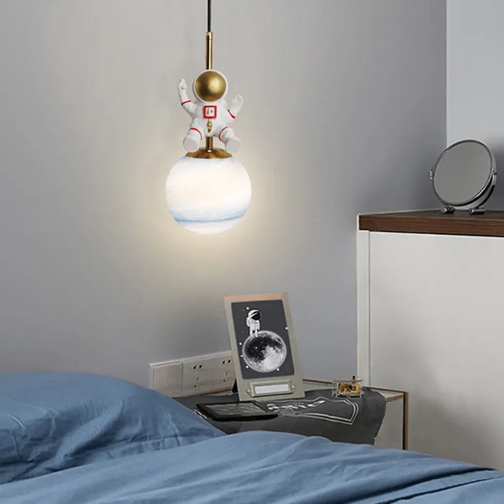 Lampadario moderno con sfere nello spazio - clowasit.com