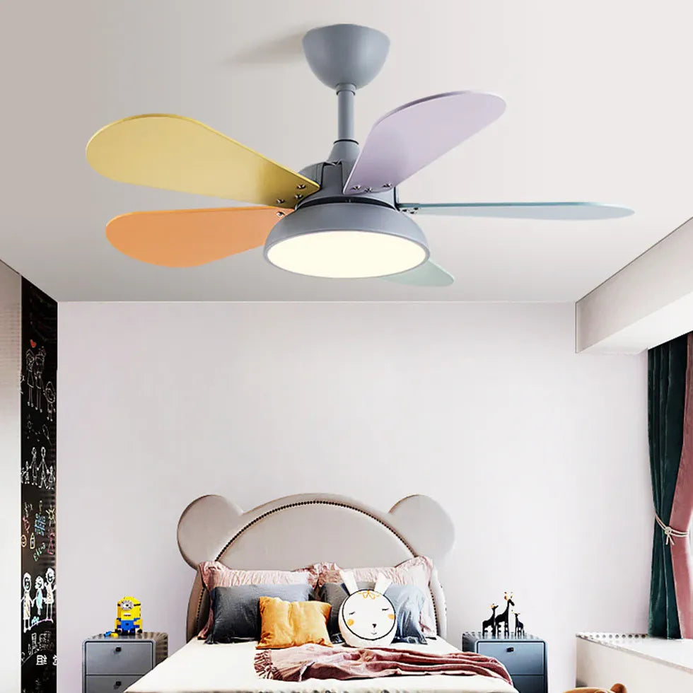 Ventilatore da soffitto moderno con luce - clowasit.com