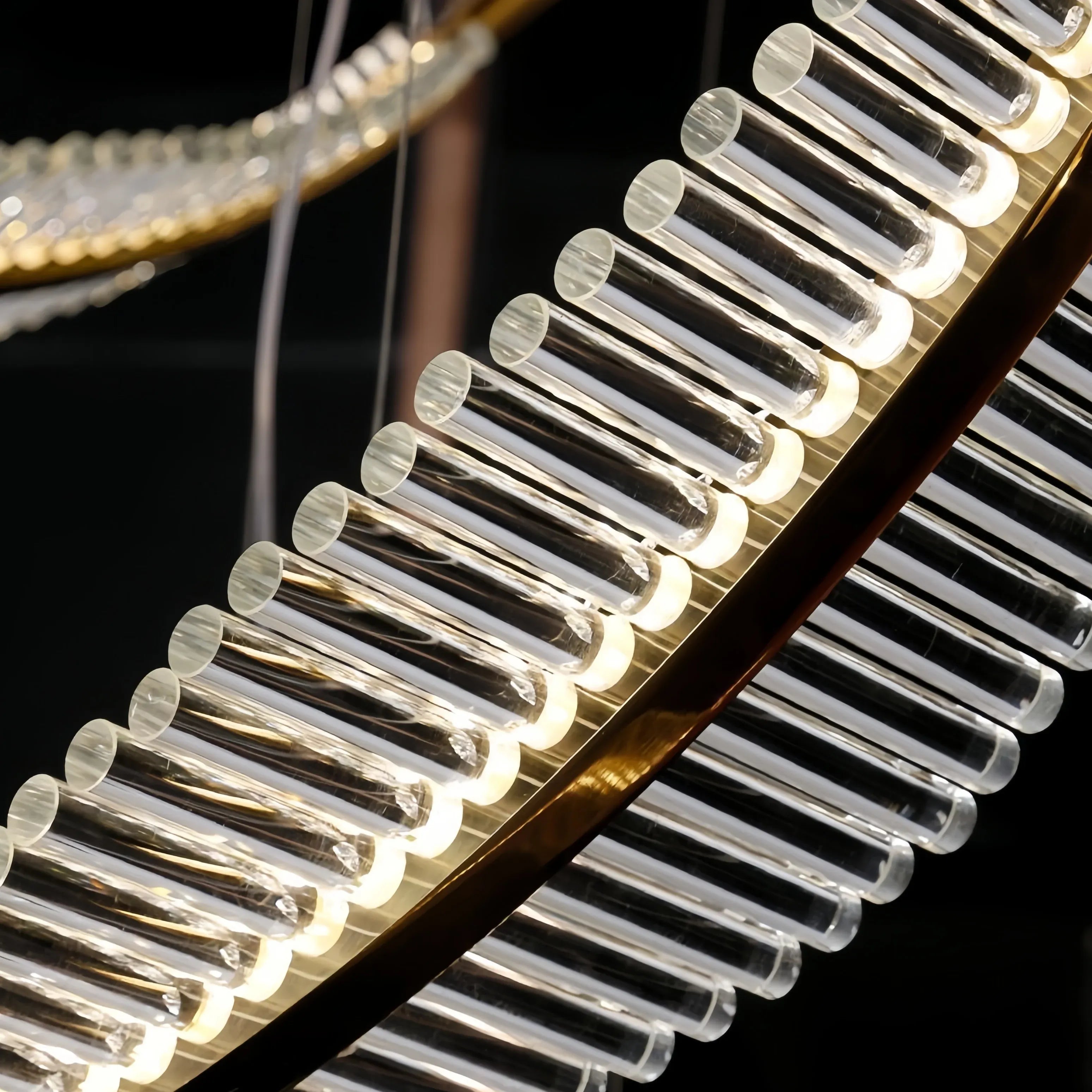 Lampadari moderni dorati Design elegante per scale - clowasit.com