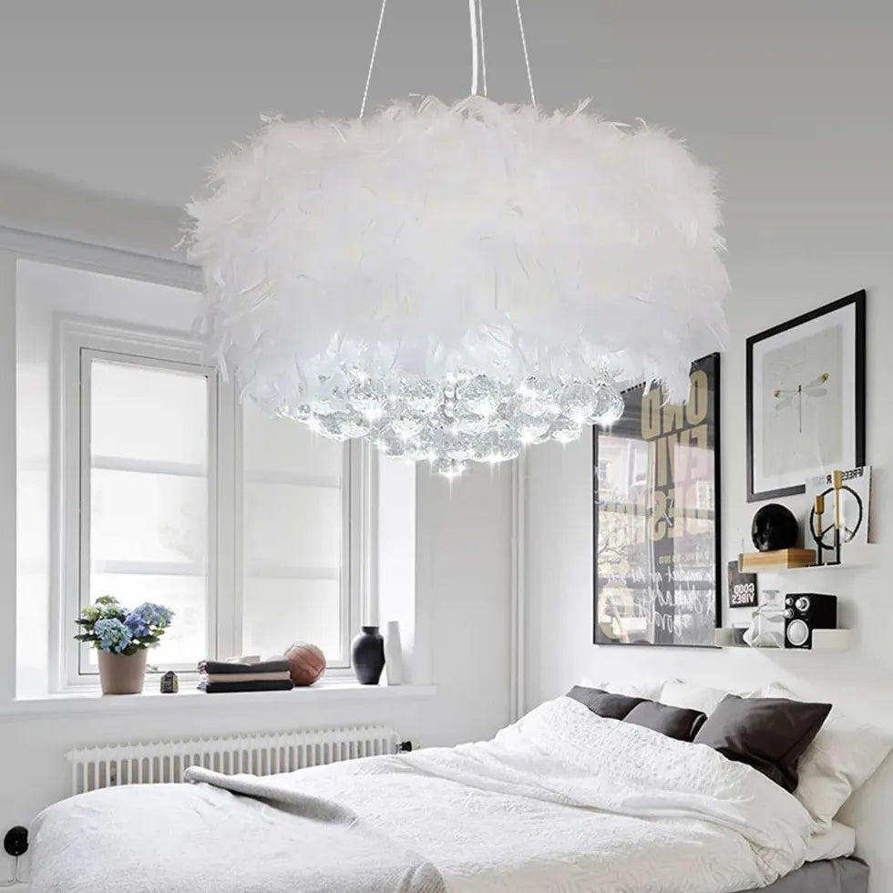 Lampadario con piume cristallo bianco camera letto - clowasit.com