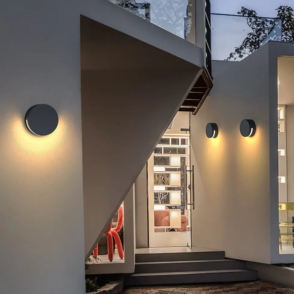 Applique Esterno Doppia Luce Elegante e Funzionale - clowasit.com