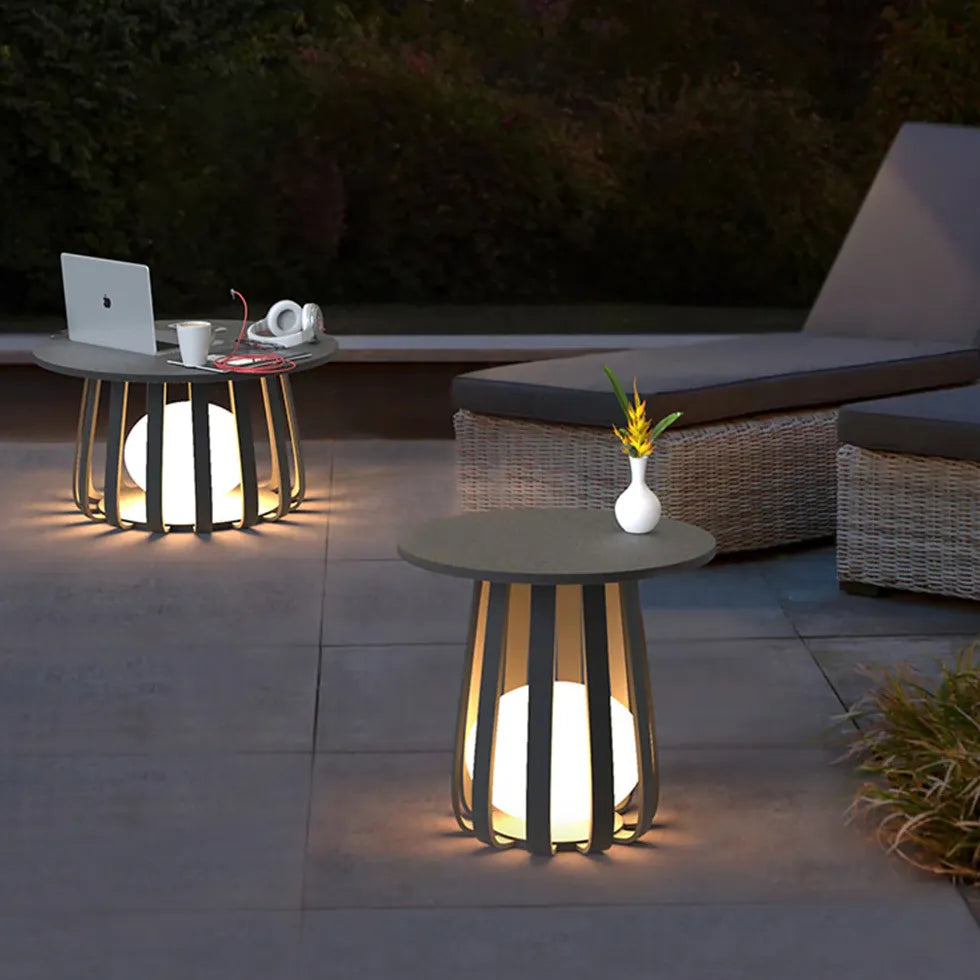 Lampada da terra con tavolino incorporato funzionale - clowasit.com