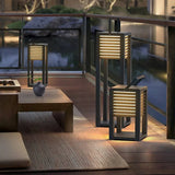 Lampada nera da terra con lamelle rettangolari - clowasit.com
