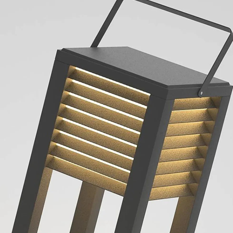 Lampada nera da terra con lamelle rettangolari - clowasit.com