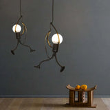 Lampadario stile moderno con figure bianche eleganti - clowasit.com