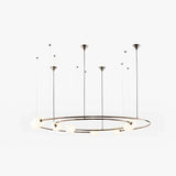 Lampadari moderne anelli metallici sfere bianche - clowasit.com