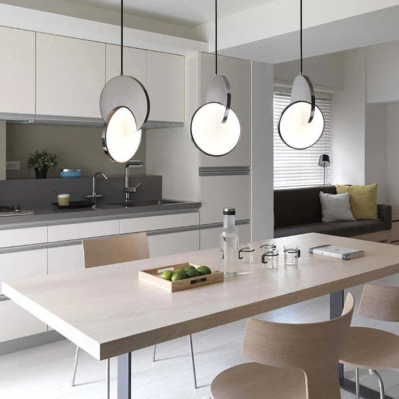 Lampadario geometrico e design moderno incrociato - clowasit.com